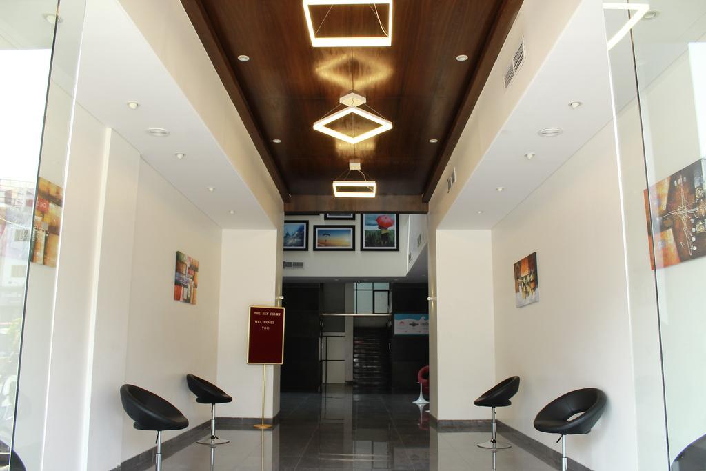 The Sky Court Hotell Aurangabad  Exteriör bild